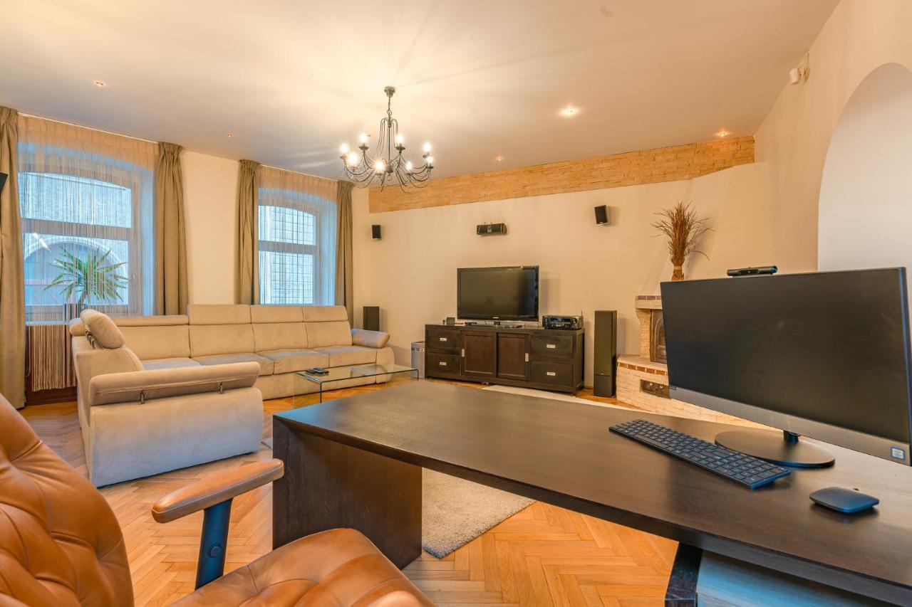 Premium Suites Postavarului براشوف المظهر الخارجي الصورة